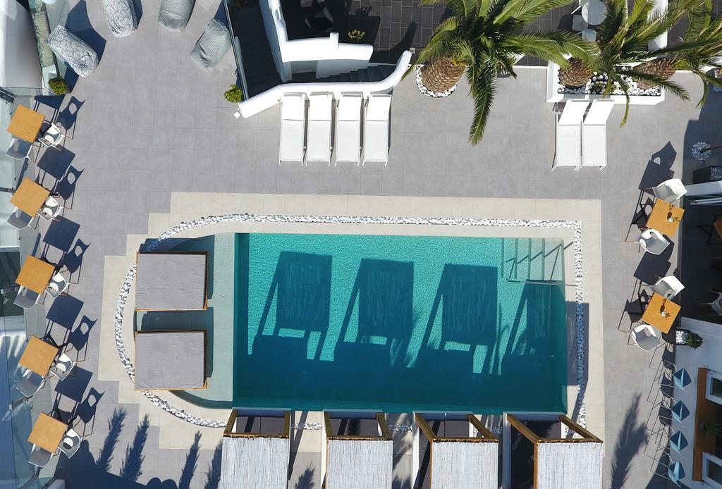 Callia Retreat Suites - Adults Only Fira  Exterior photo
