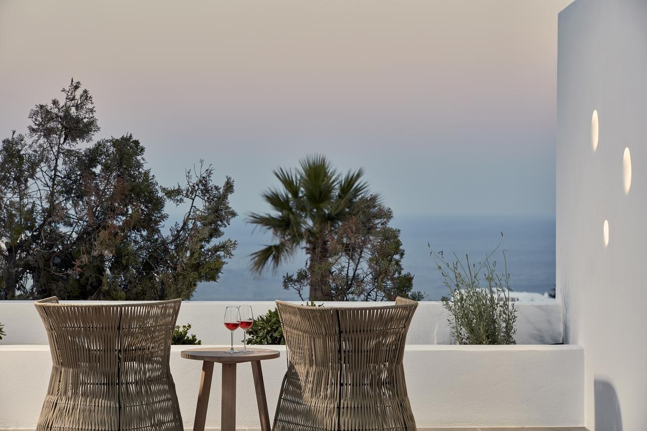 Callia Retreat Suites - Adults Only Fira  Exterior photo