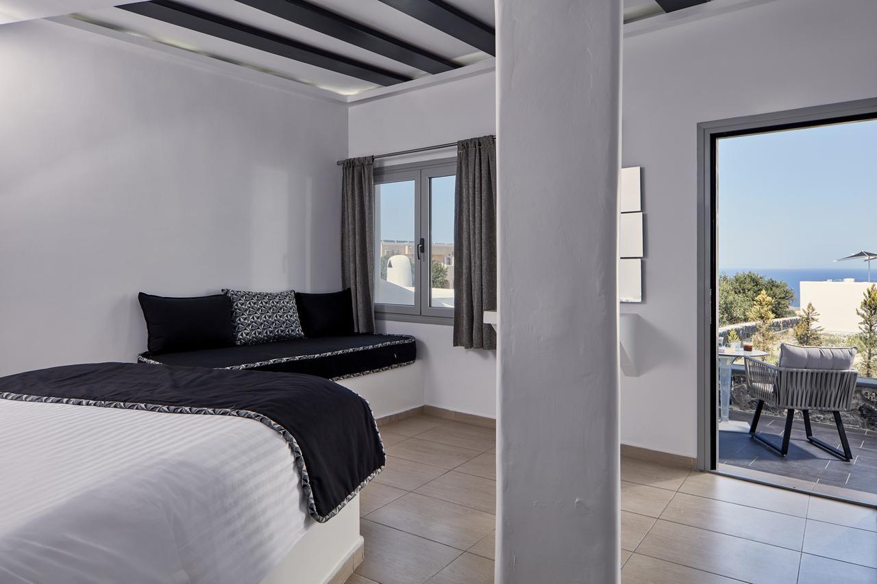 Callia Retreat Suites - Adults Only Fira  Exterior photo