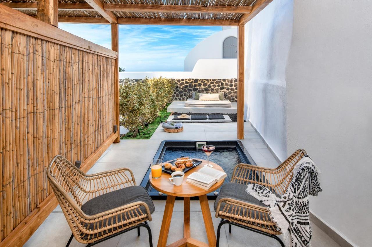 Callia Retreat Suites - Adults Only Fira  Exterior photo